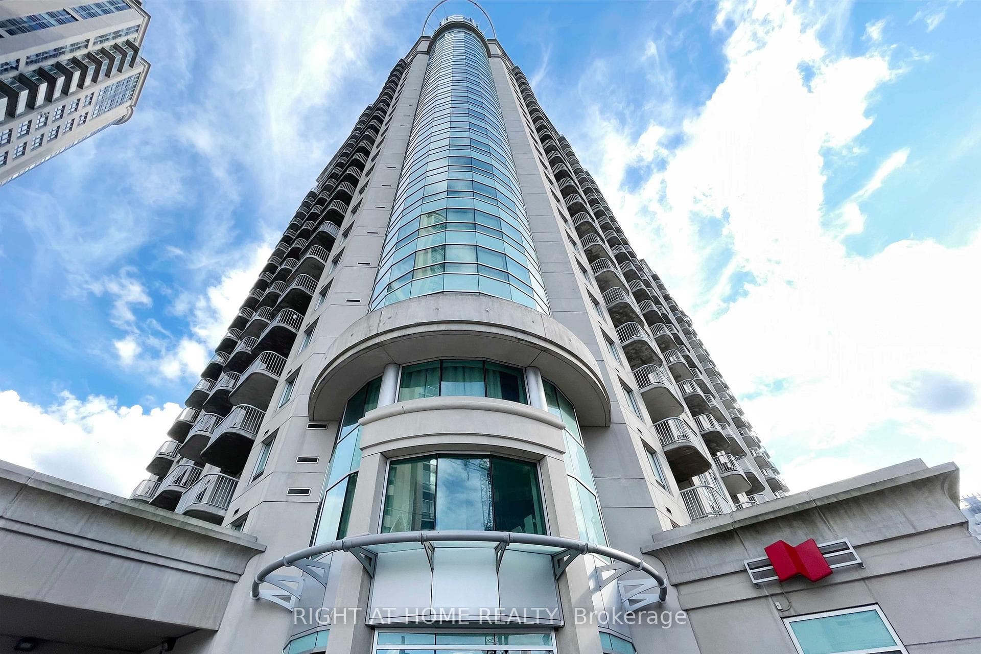 234 RIDEAU Street Unit 1608 photo 1