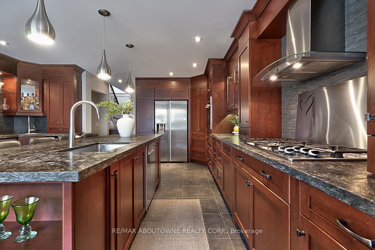 2409 Marine Drive photo 11
