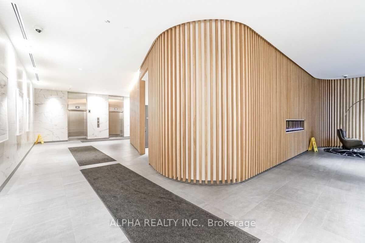 120 Varna Drive Unit 508 photo 4