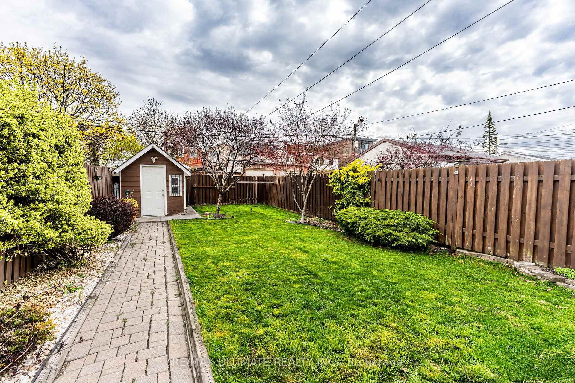 475 Salem Avenue photo 31