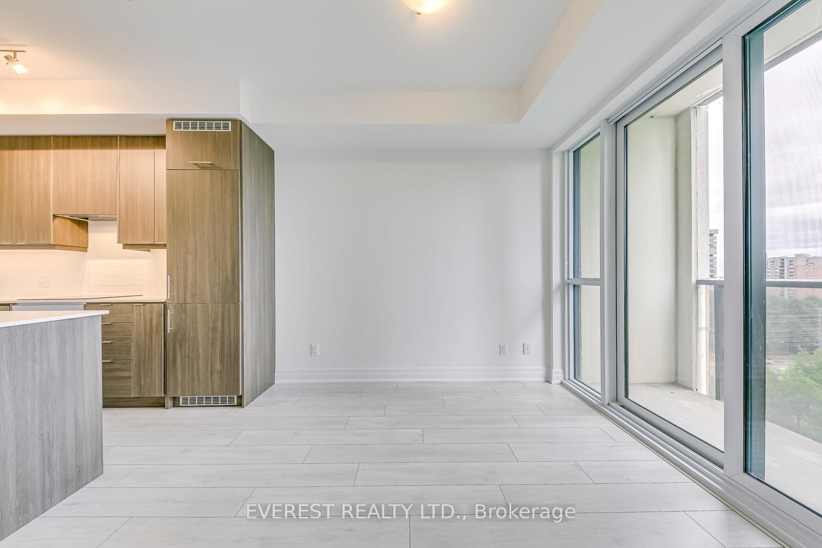 30 ELM Drive Unit 705 photo 17