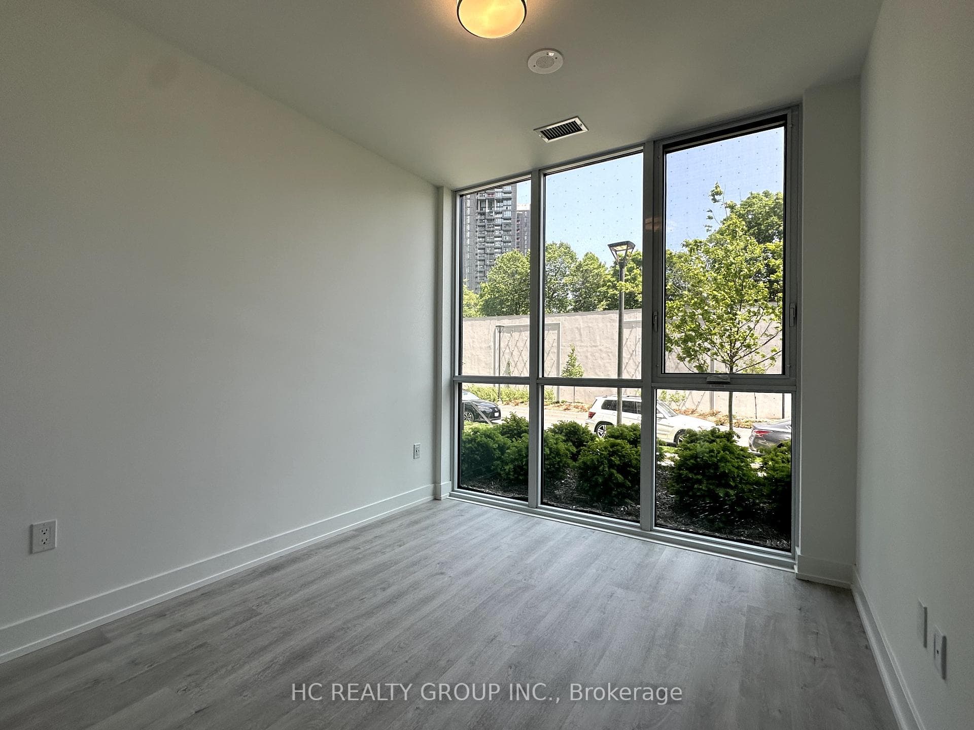 30 Inn On The Park Drive Unit 215 photo 9