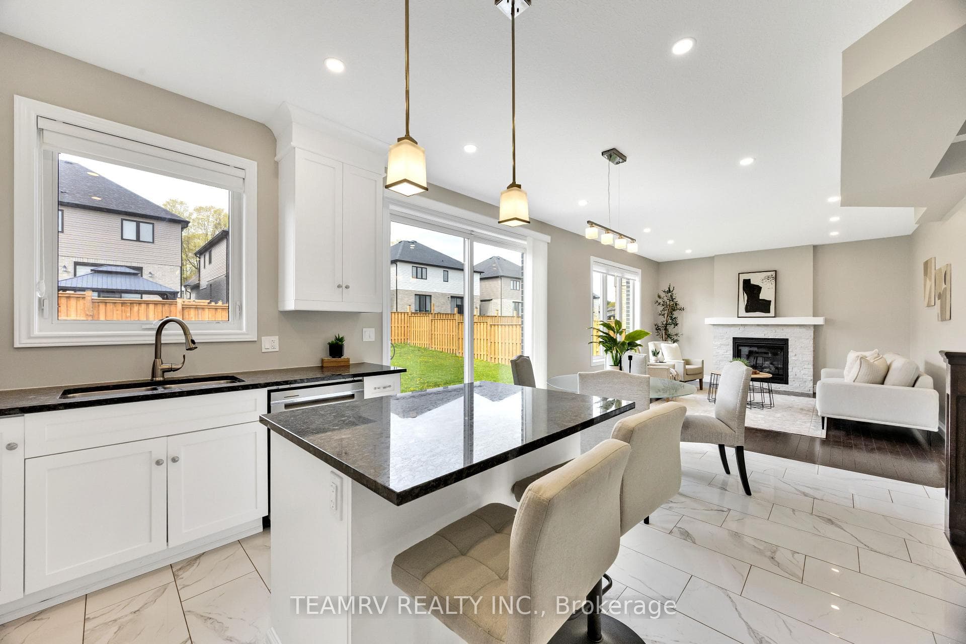 382 Masters Drive photo 12