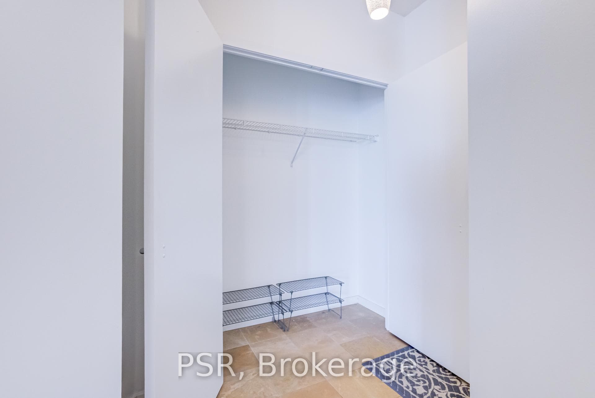 218 Queens Quay Unit 1506 photo 5