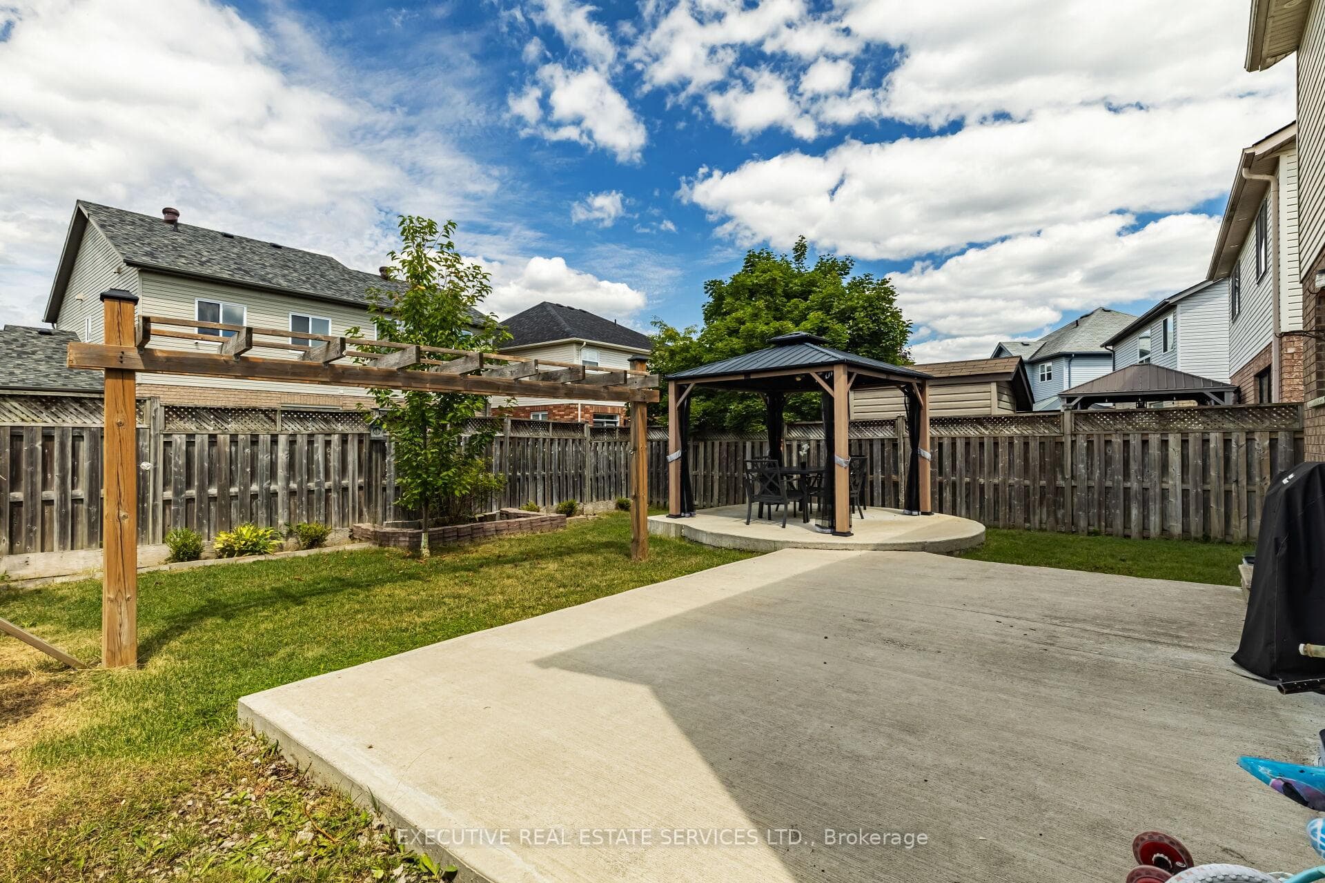 58 McMaster Road photo 43