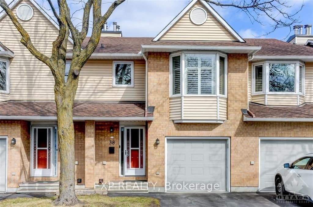 38 OAKHAVEN photo 1