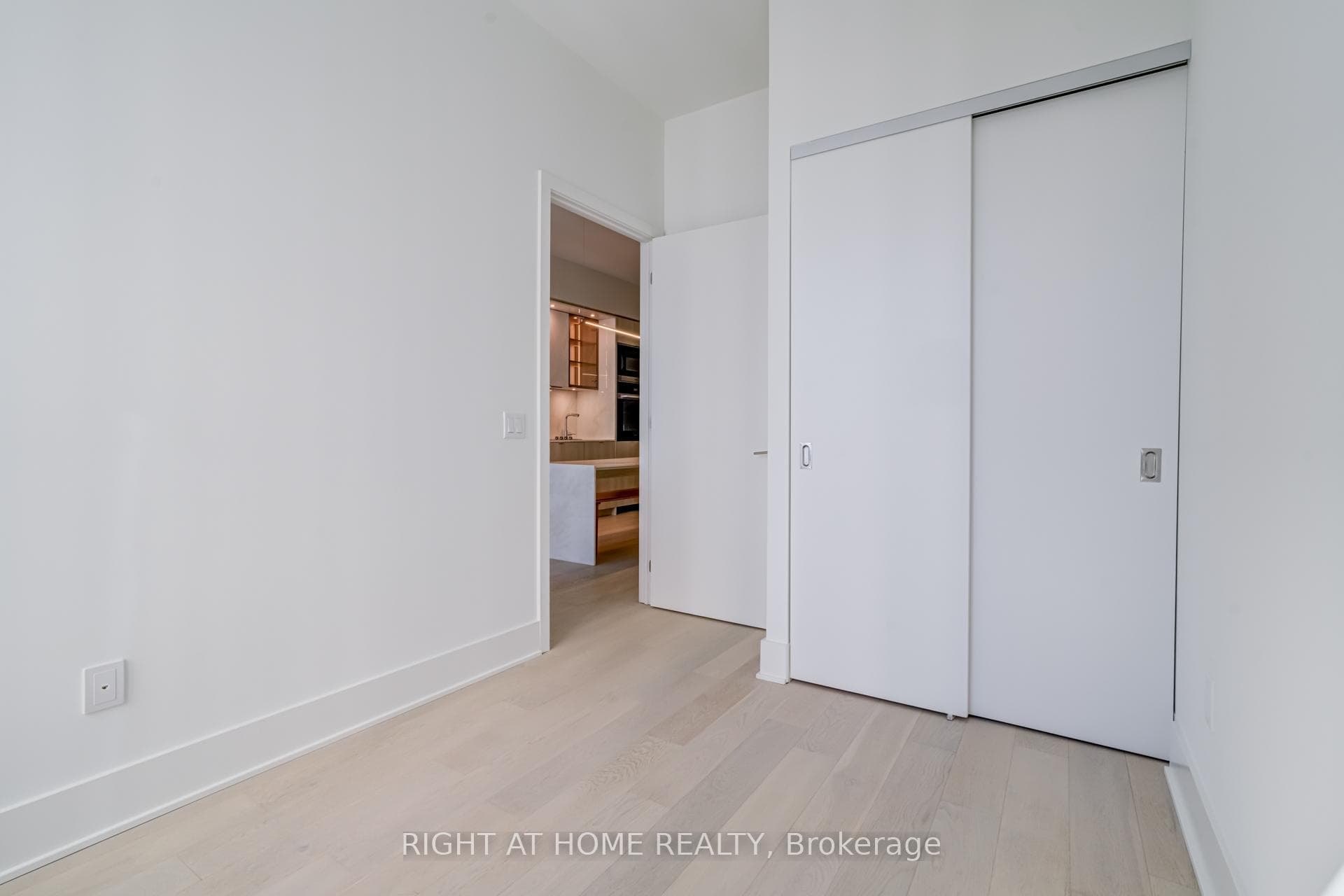 11 Yorkville Avenue Unit 2906 photo 25
