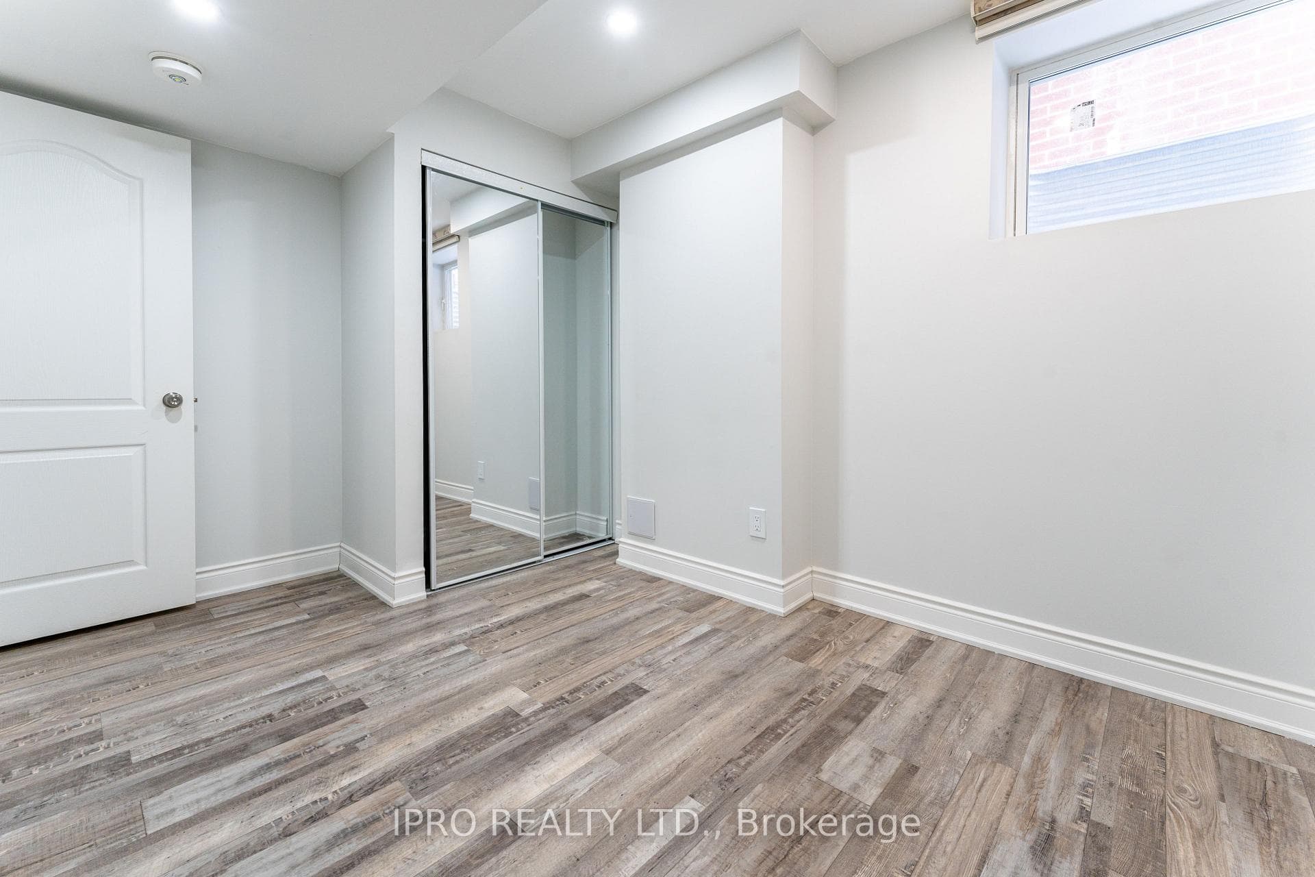 1558 Kovachik Boulevard Unit BSMT photo 8