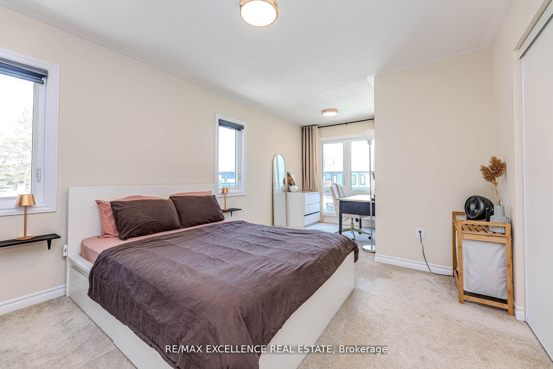 80 Berkely Street photo 32