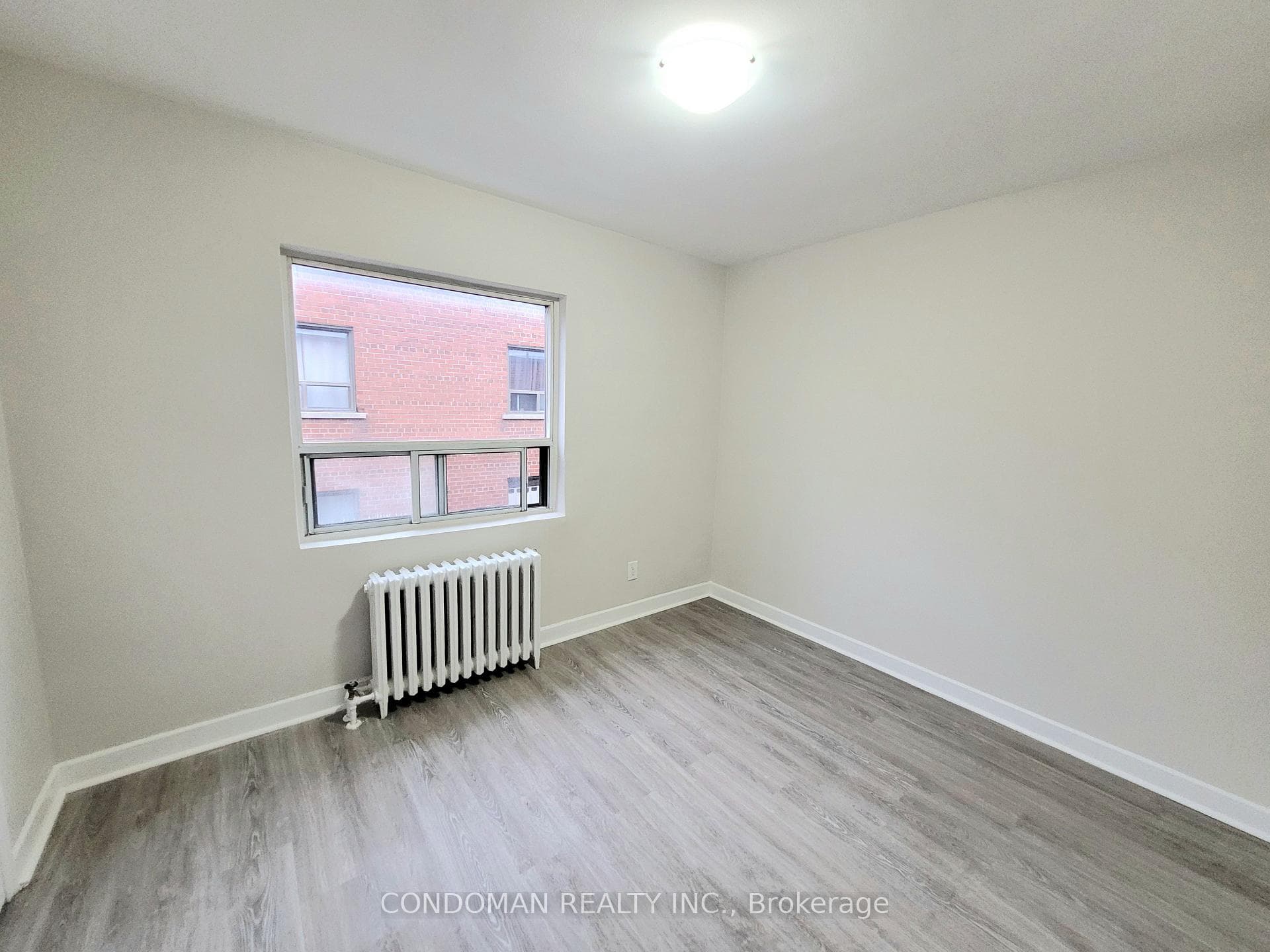 852 Broadview Avenue Unit 303 photo 4