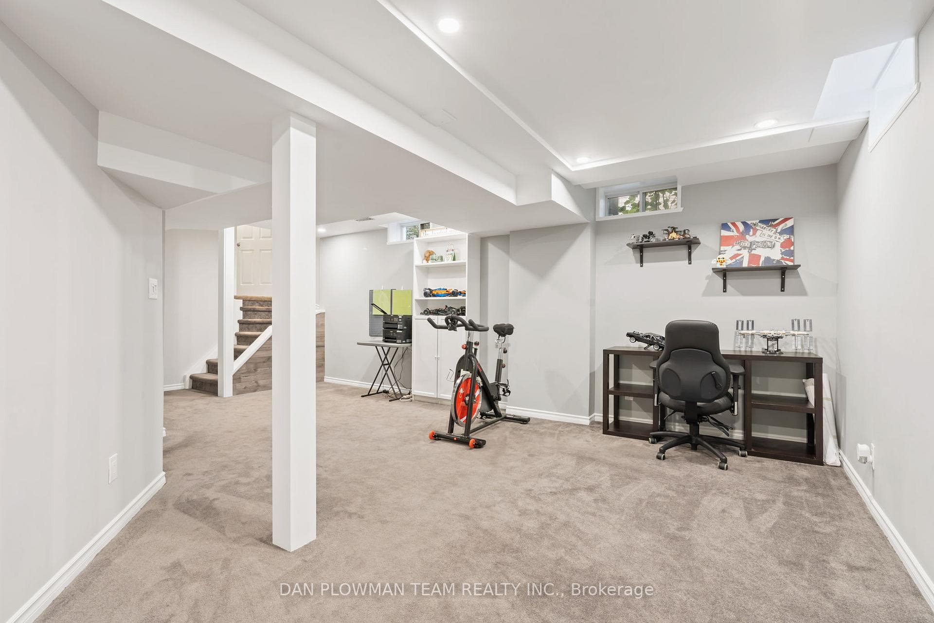 12 Breakwater Drive photo 32