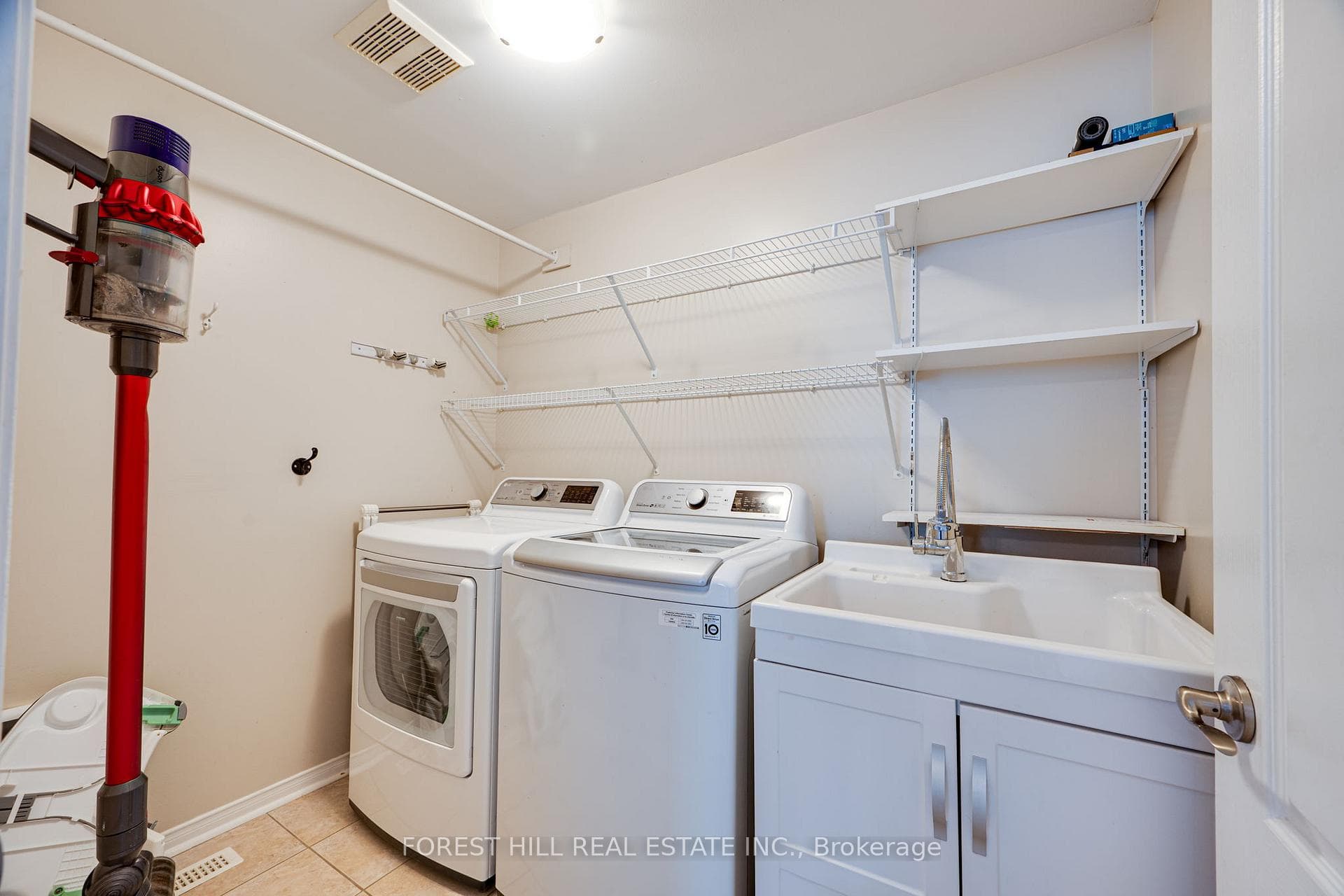 59 Banbrooke Crescent photo 11