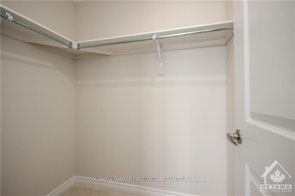 72 FOCALITY Crescent photo 27