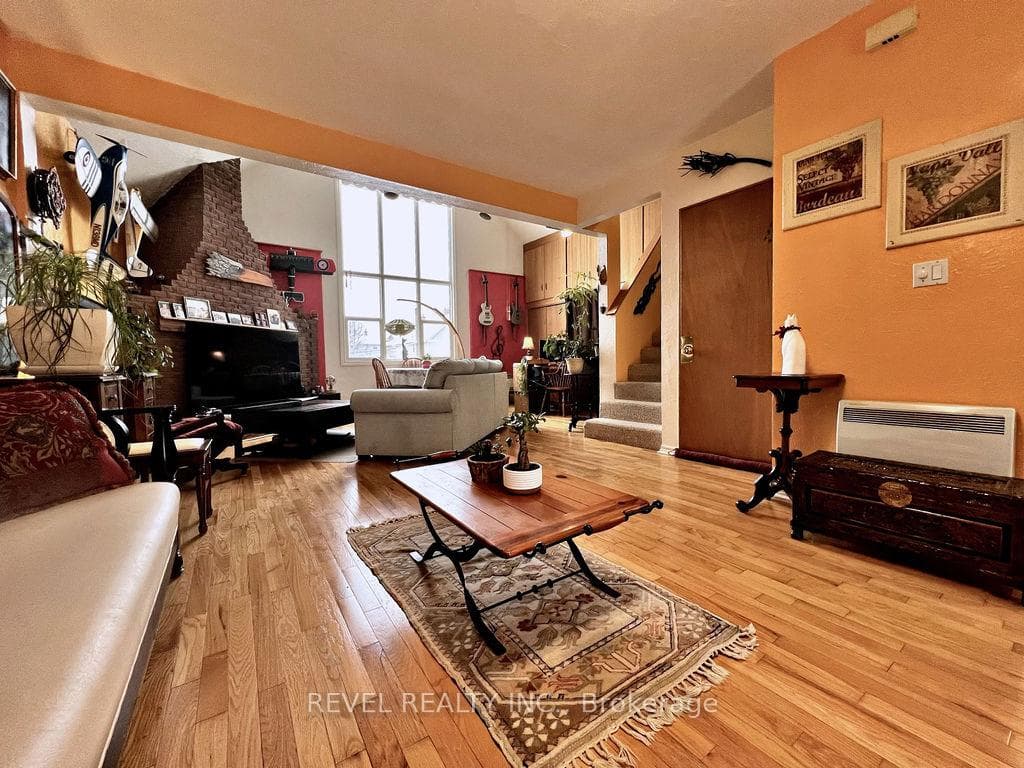68 Hemlock Street photo 3