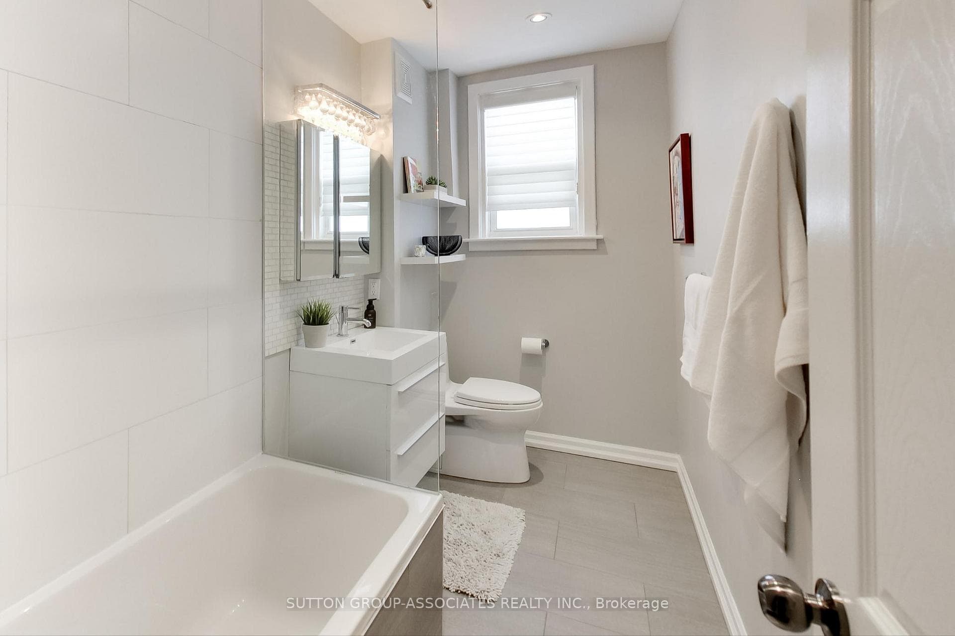 70 Marchmount Road photo 20