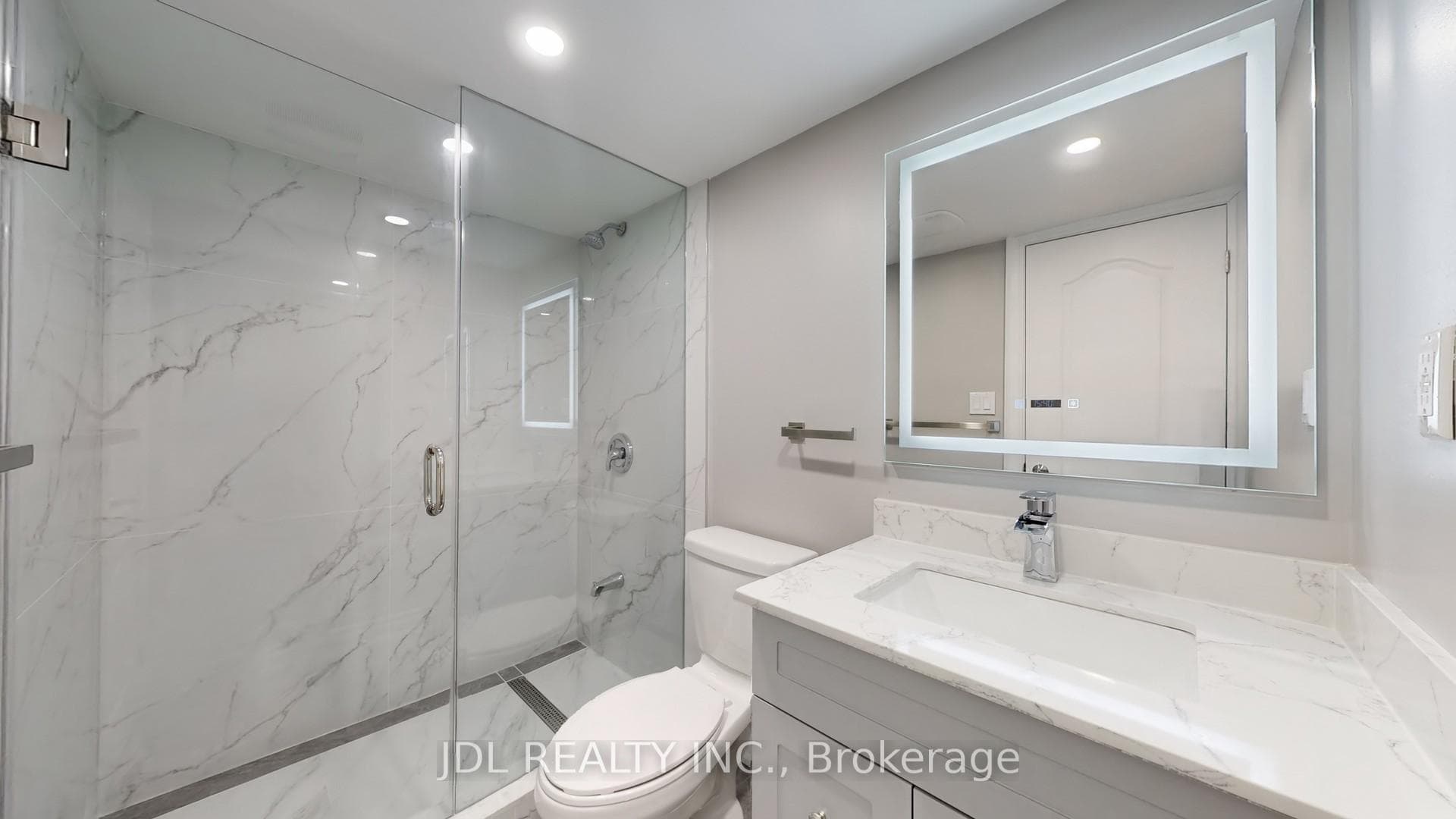 87 Bremner Street photo 35