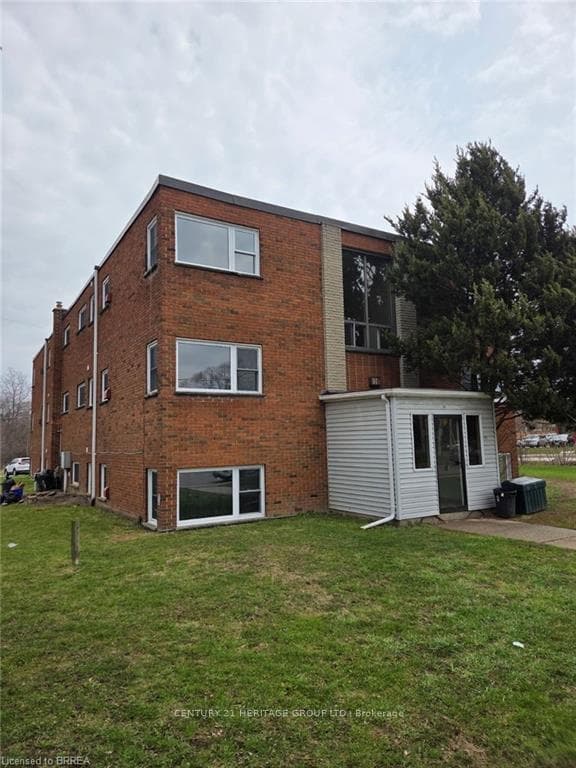 116 King Edward Avenue Unit 7 photo 1