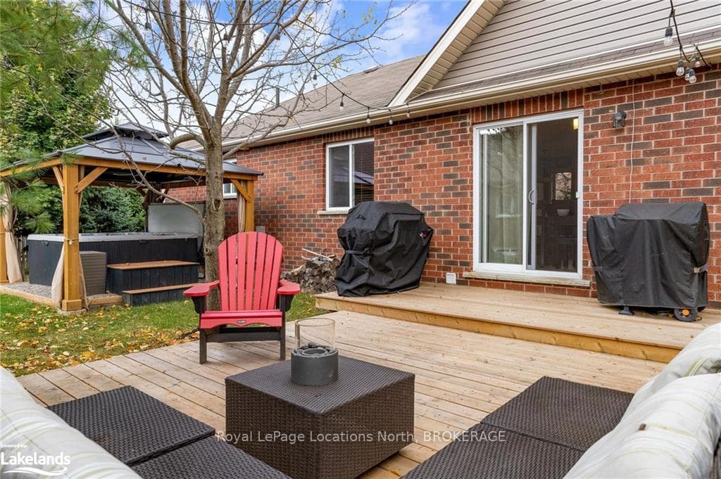19 LYNDEN Street photo 11