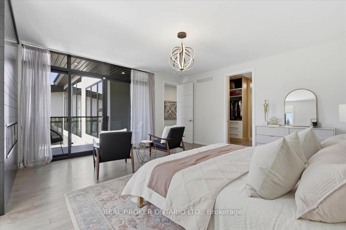1448 MANNHEIM Road photo 15
