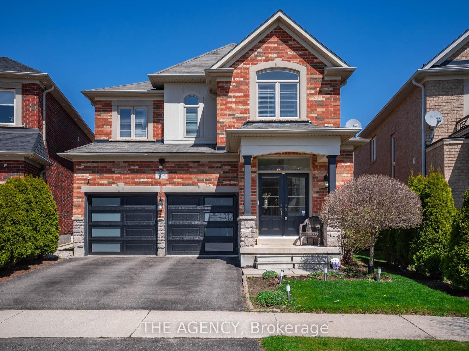 4768 Deforest Crescent photo 1
