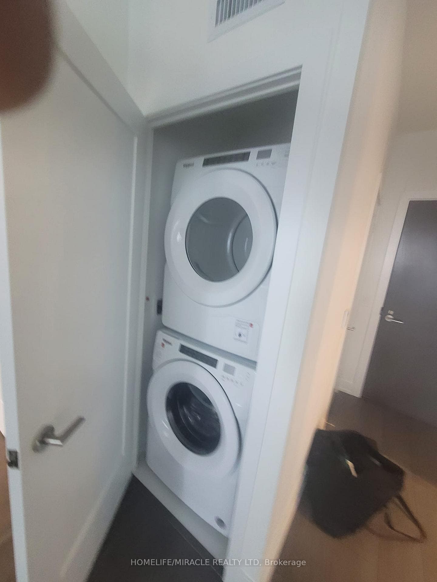 5 MABELLE Avenue Unit 3932 photo 3