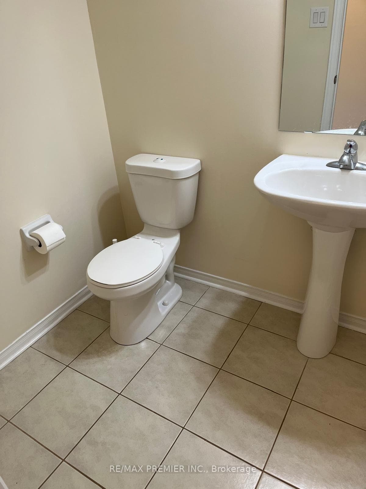 23 Spruce Pine Crescent photo 9