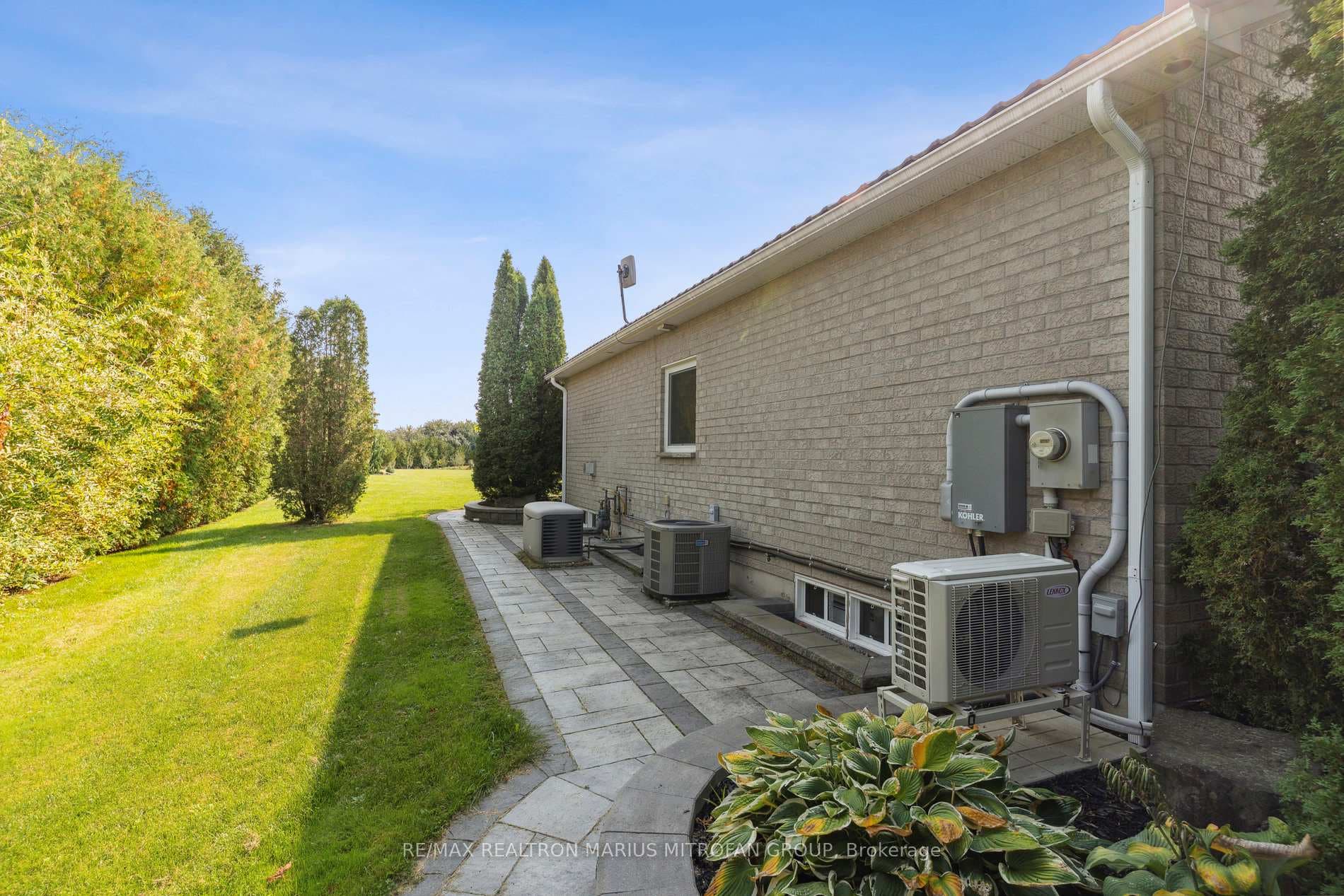 23 Steepleview Court photo 31