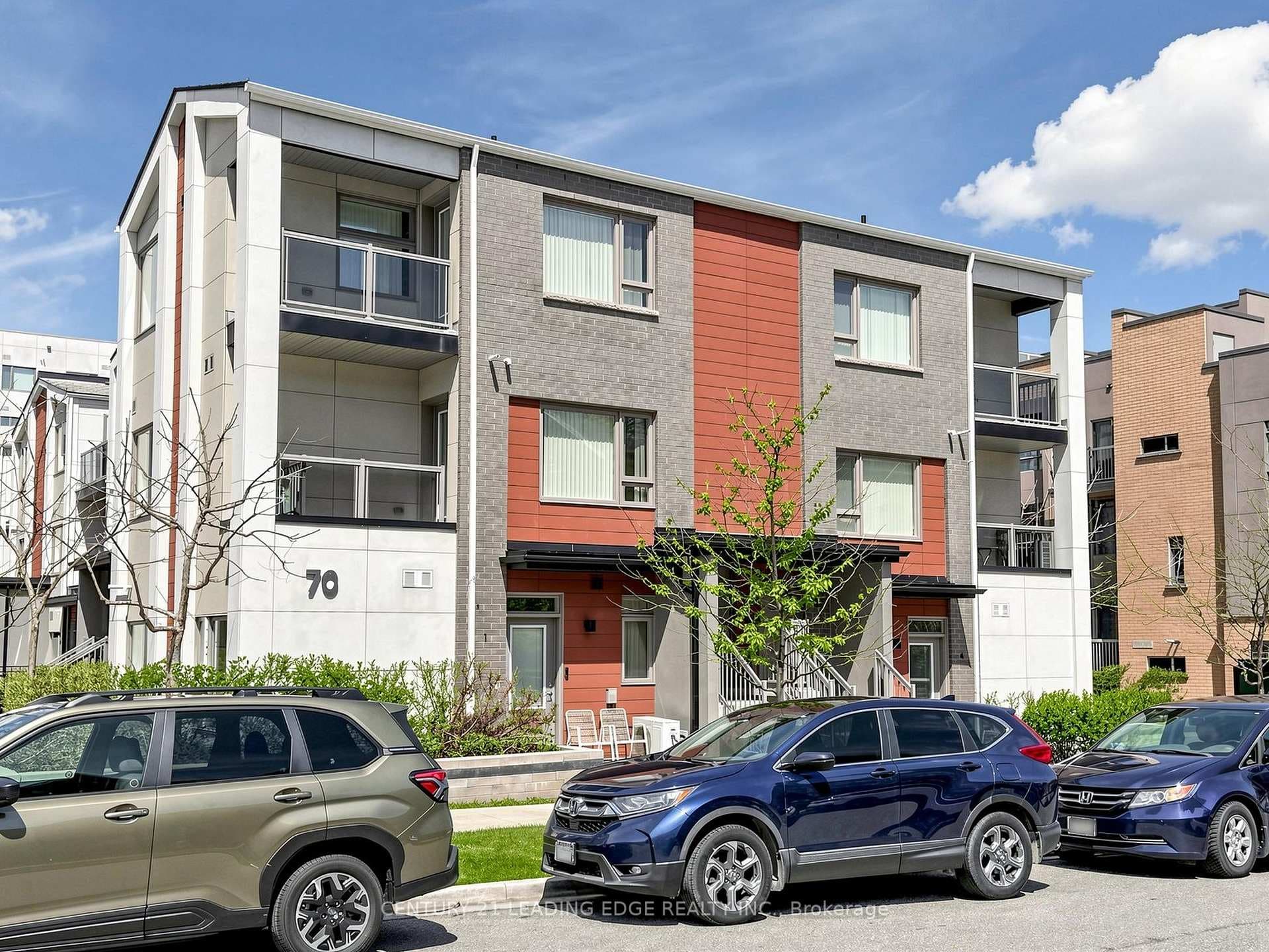 70 Orchid Place Drive Unit 14 photo 2