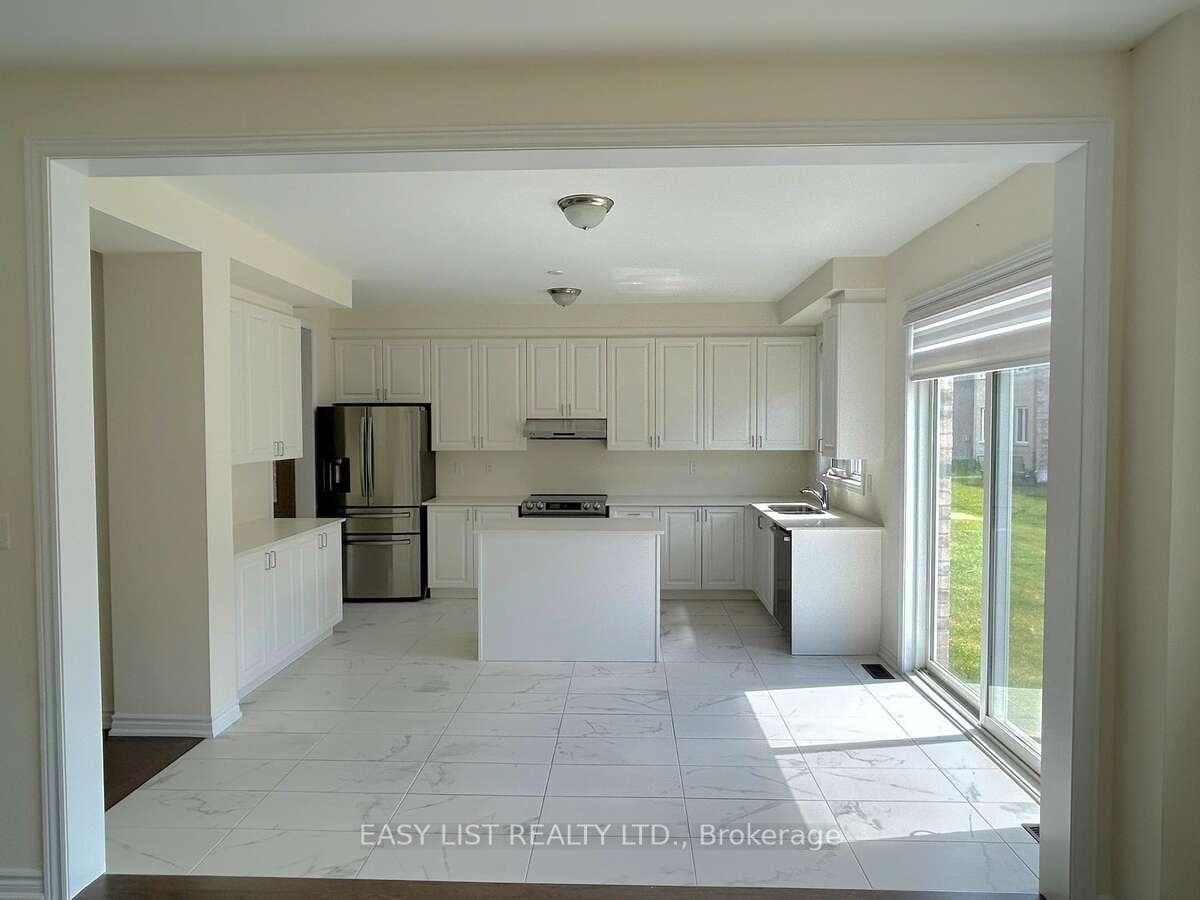 37 Royal Fern Crescent photo 9