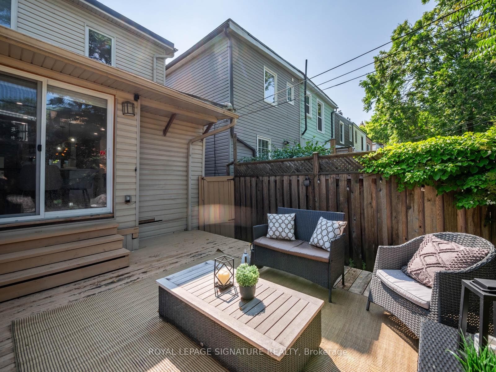 112 Booth Avenue photo 27