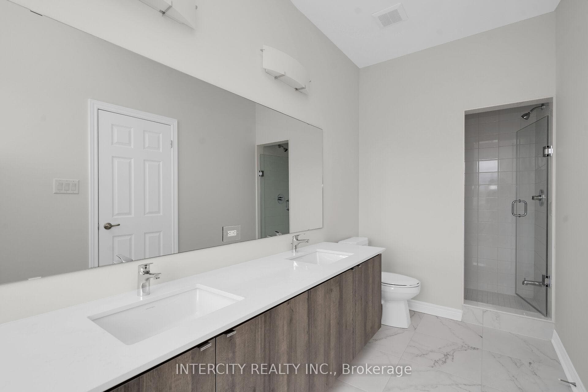 49 Johann Drive photo 18