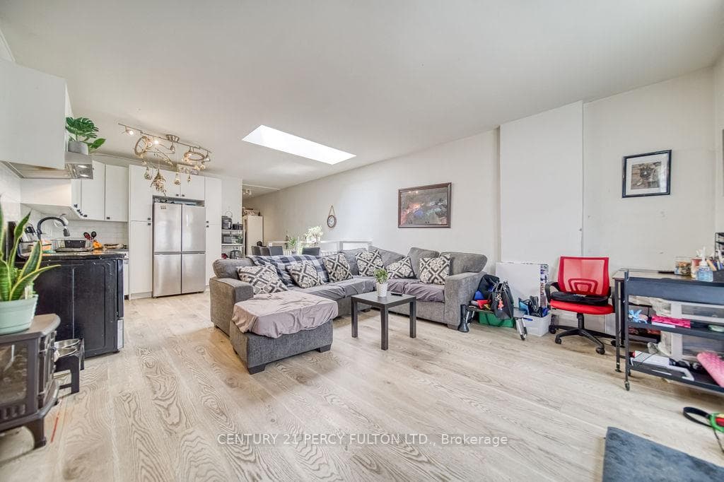 1606 Queen Street photo 36