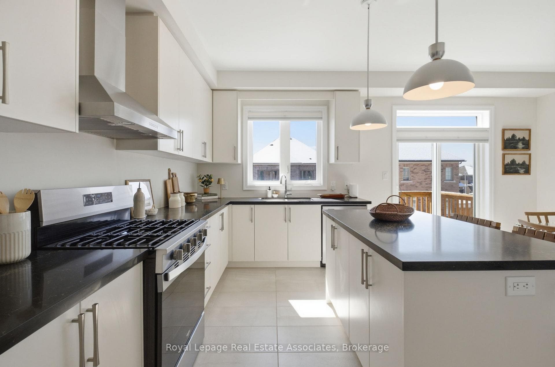 103 Northrop Avenue photo 6