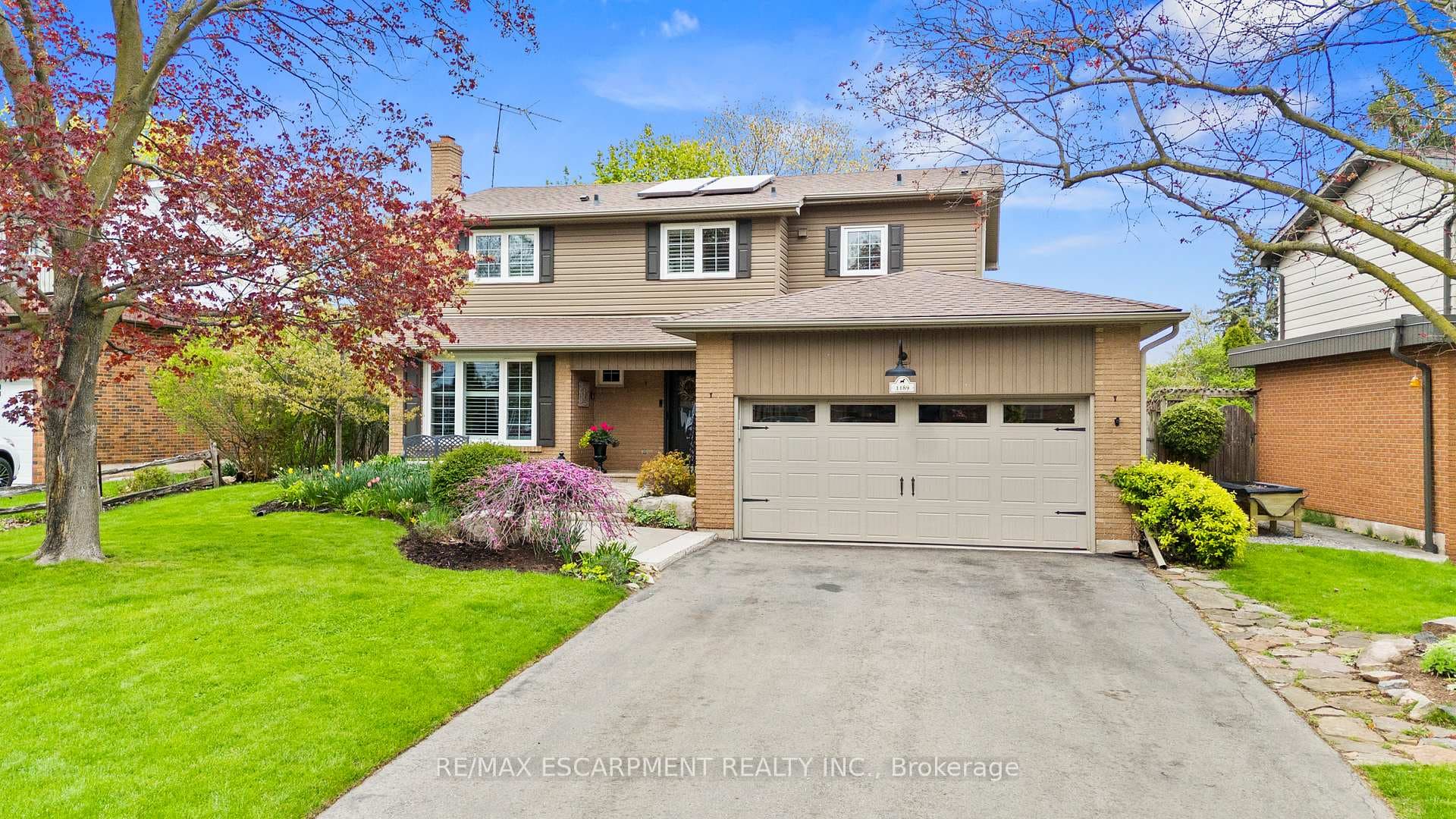 1189 Lambeth Road photo 1