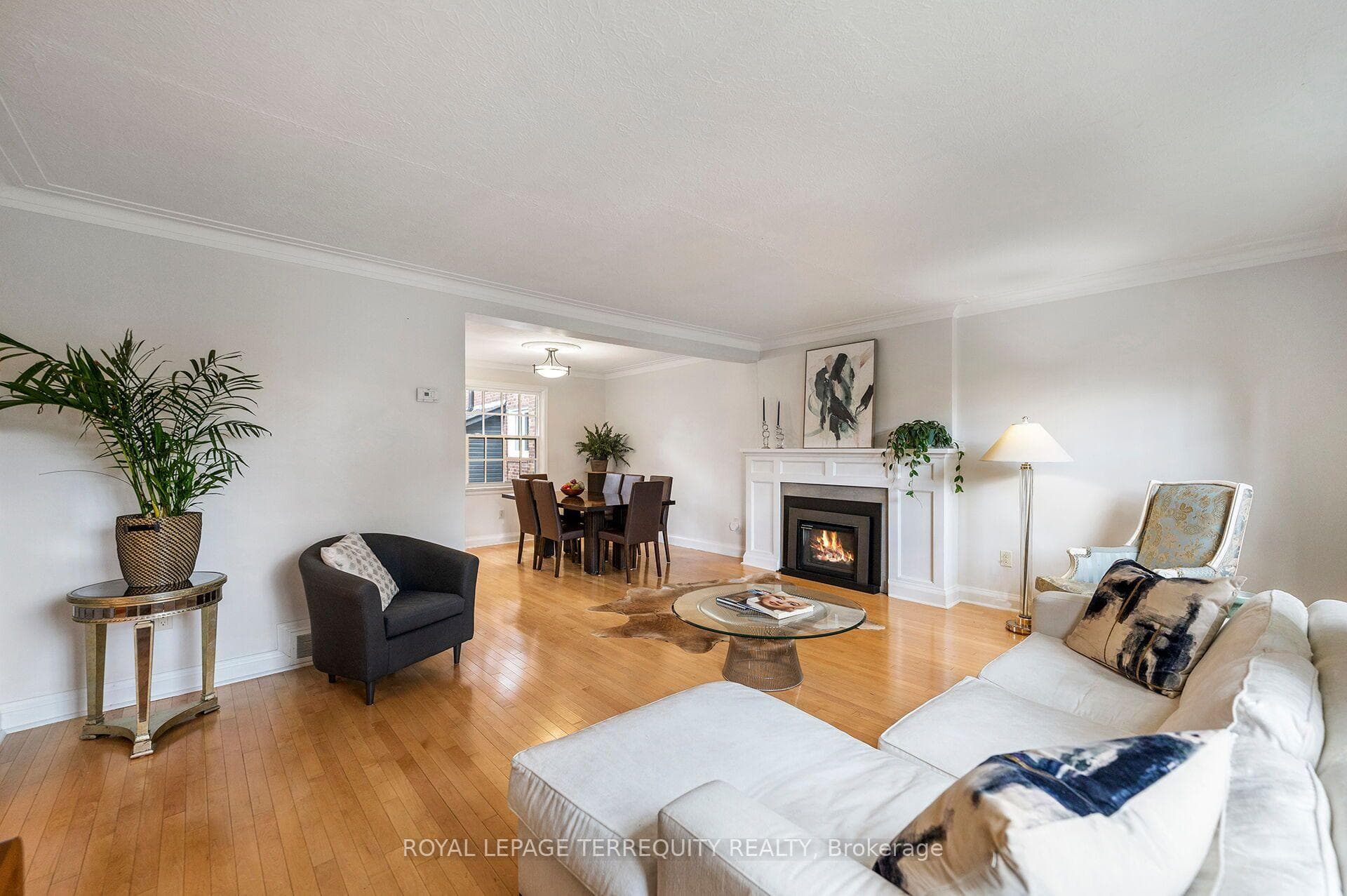 Living Room with Crown Mouldings