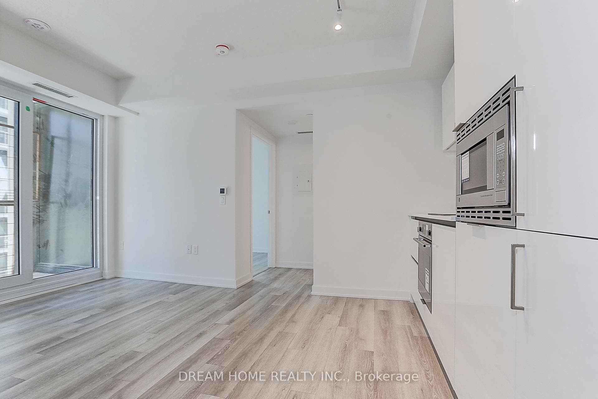 234 Simcoe Street Unit 1006 photo 6