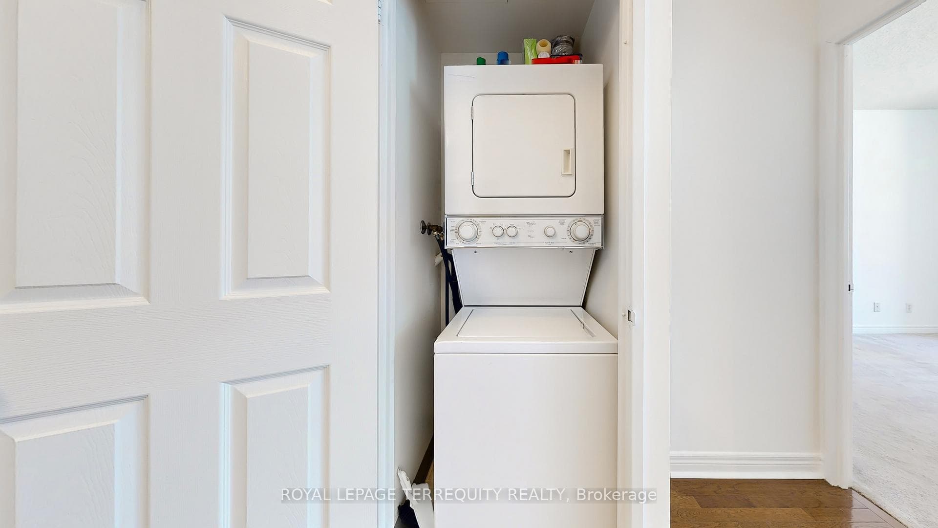 18 Parkview Avenue Unit 207 photo 15