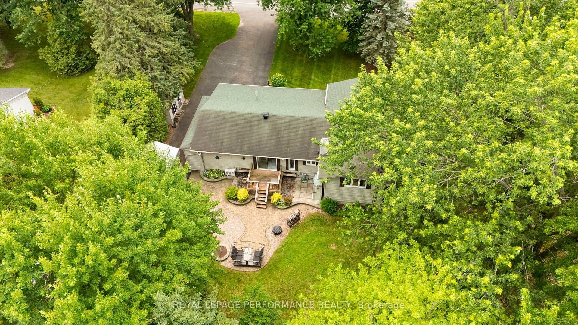 828 Principale Street photo 5