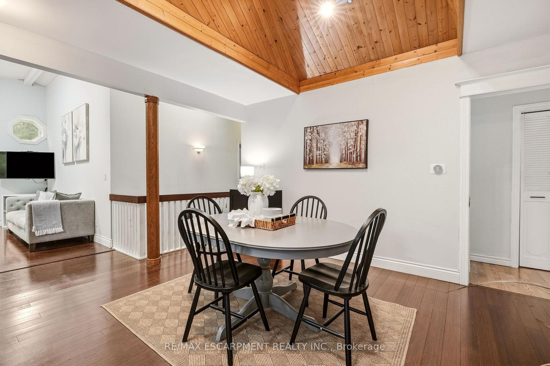 318 10th Concession Road E N/A photo 12