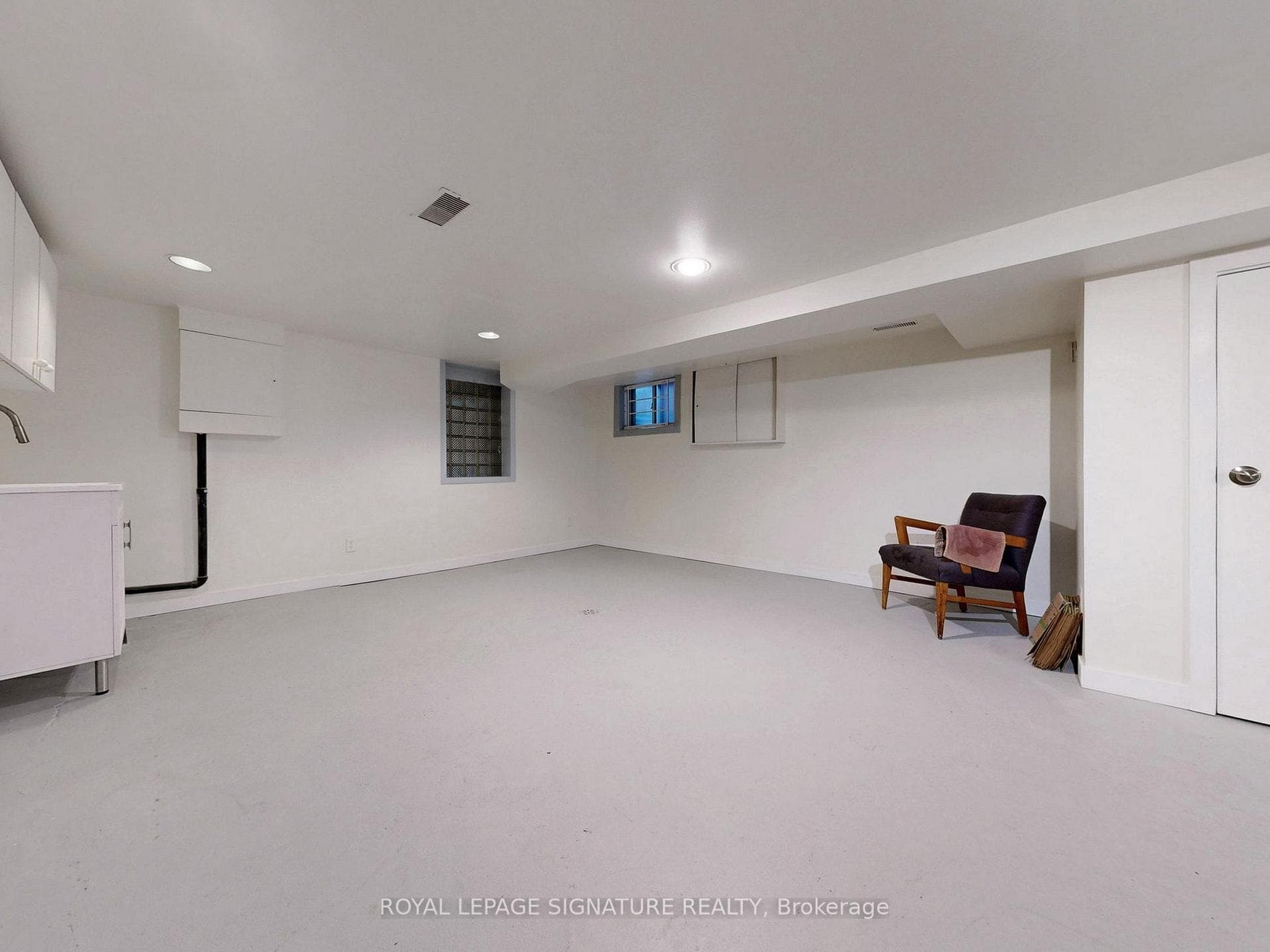 130 Manning Avenue photo 33