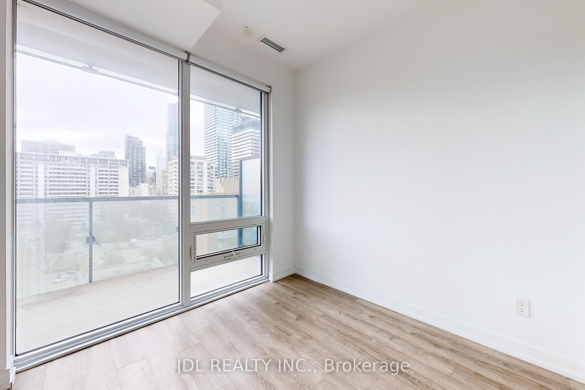 28 Wellesley Street Unit 804 photo 17