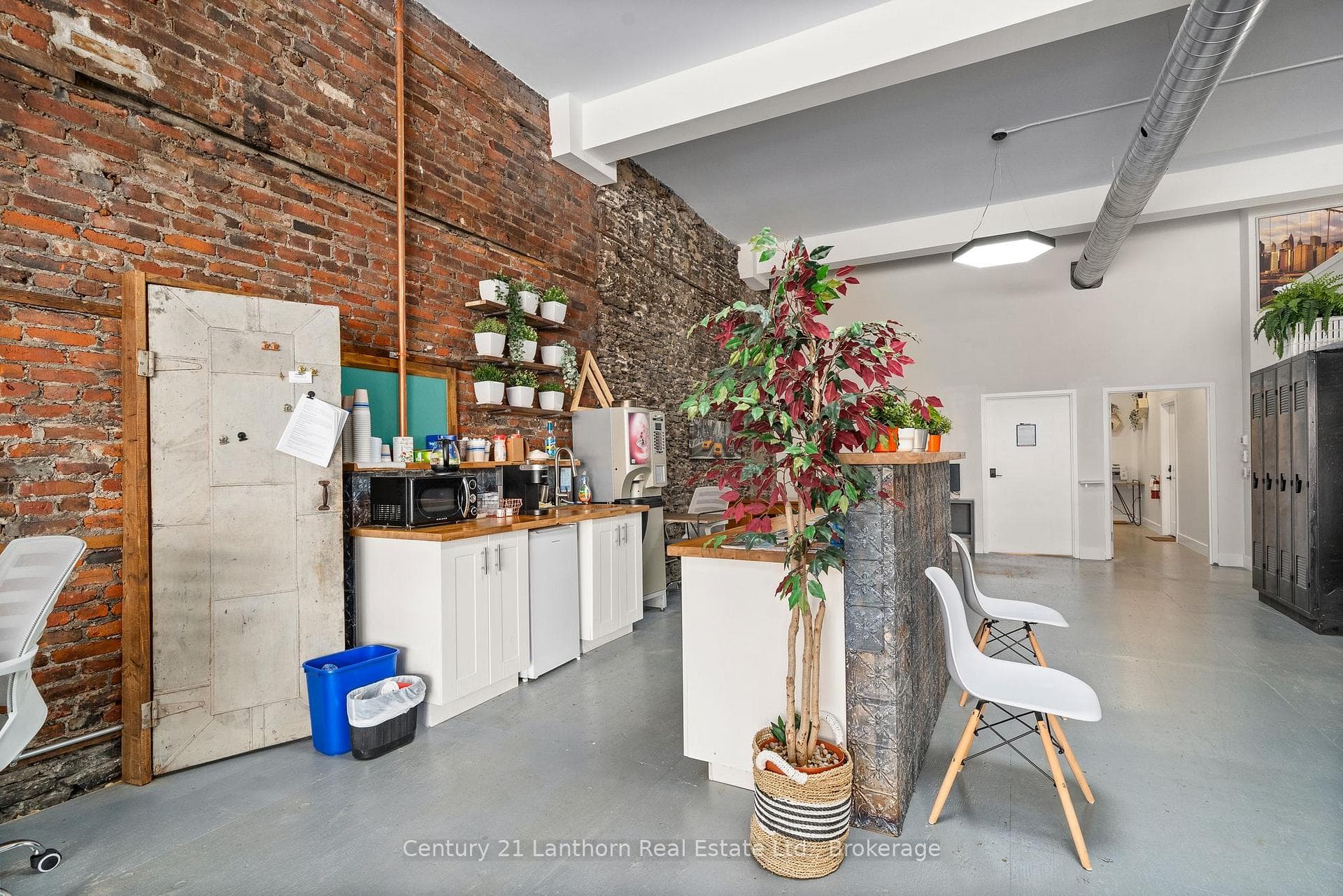 233 Front Street photo 15