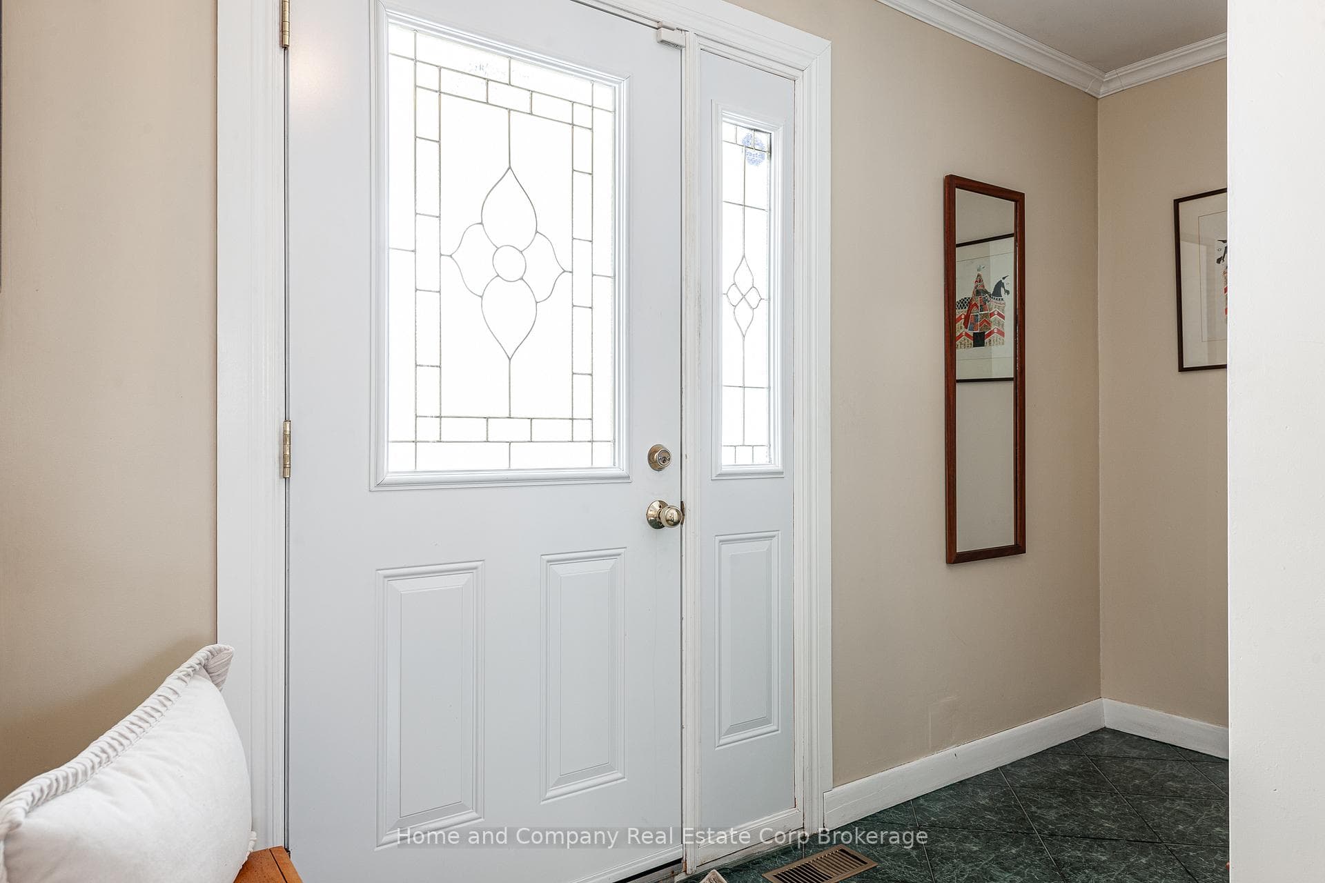 100 Glendon Road photo 3