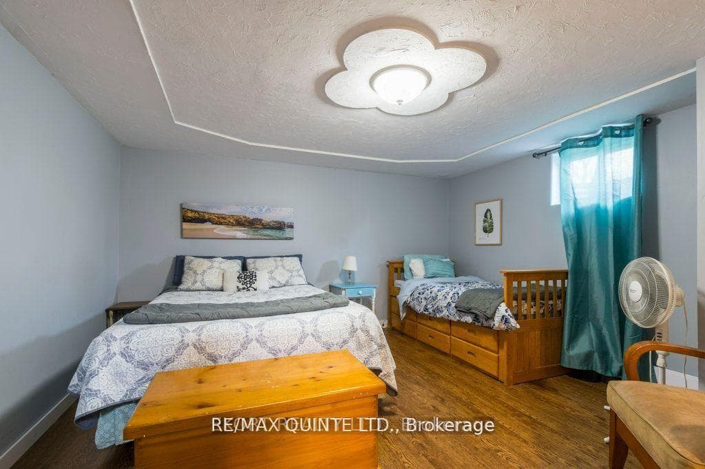 239 Dundas Street Unit upper photo 15