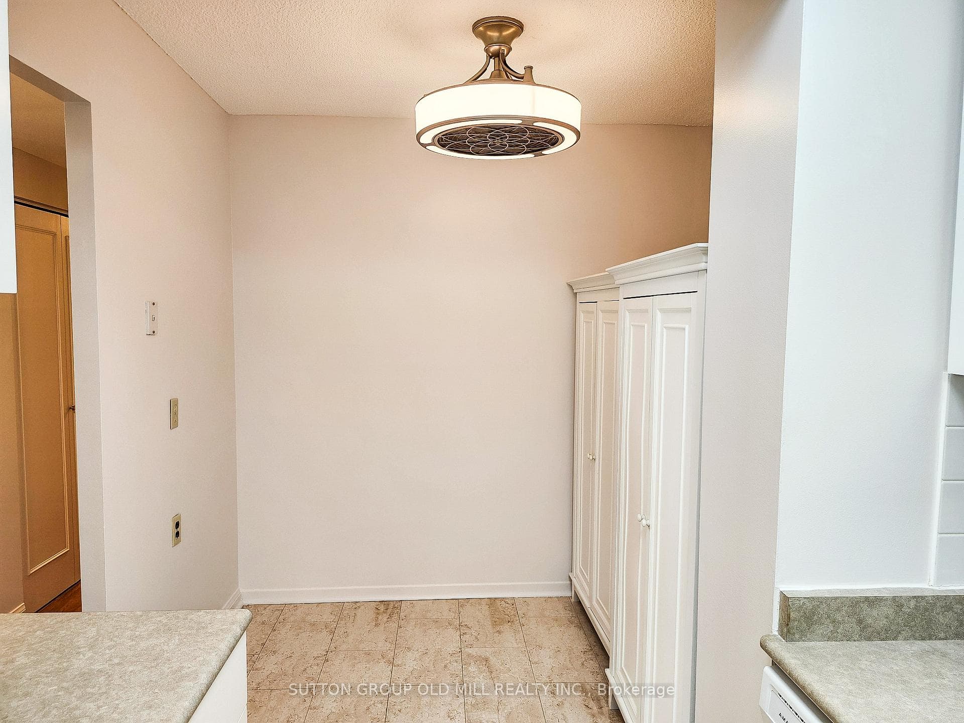 Eat-in Kitchen with Pantry