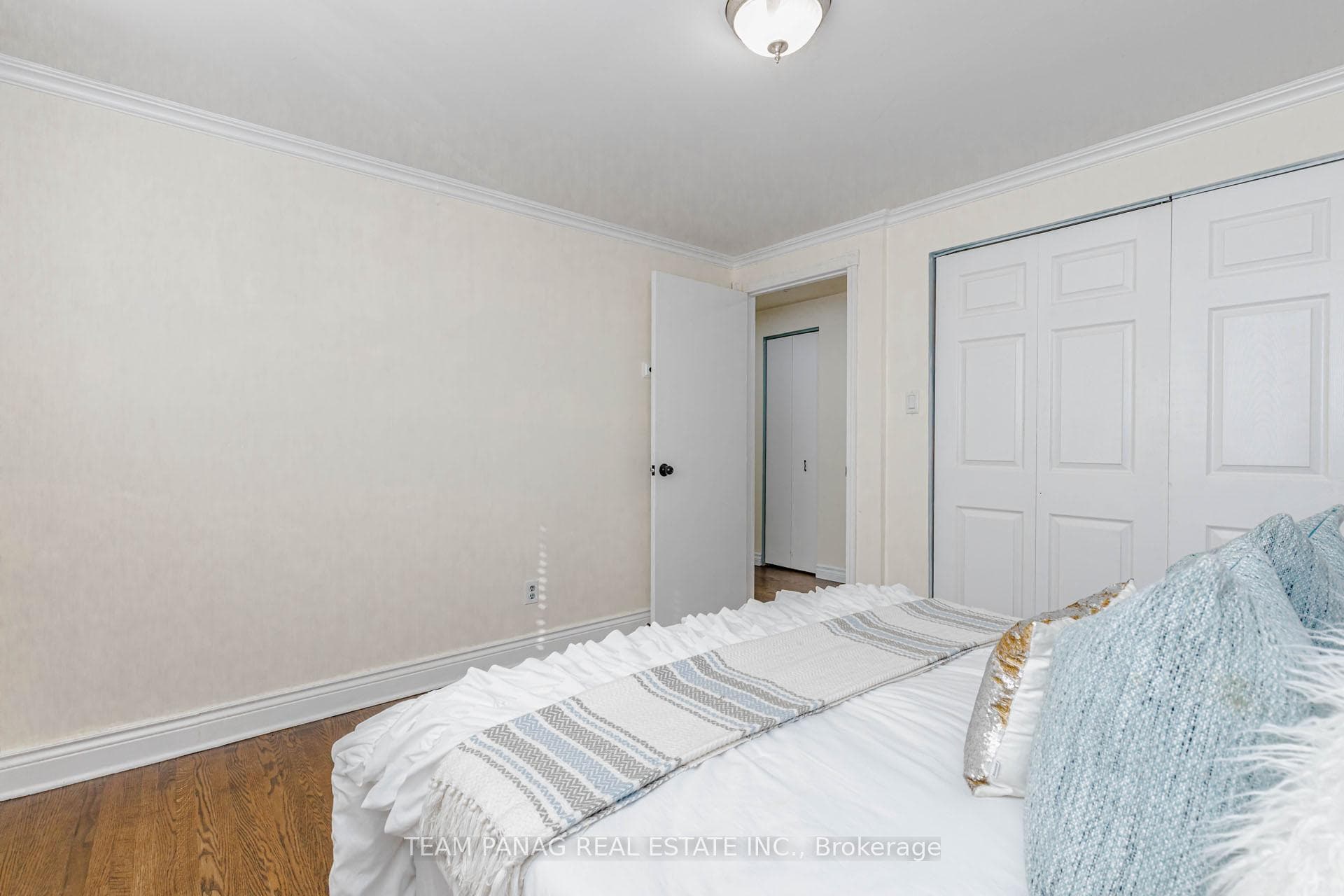 141 Fallingdale Crescent photo 20