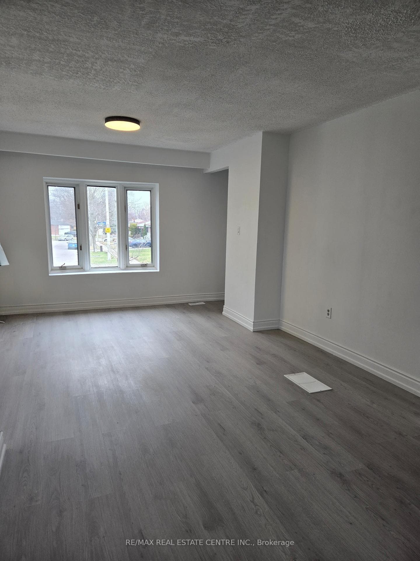 176 Beechgrove Drive photo 3