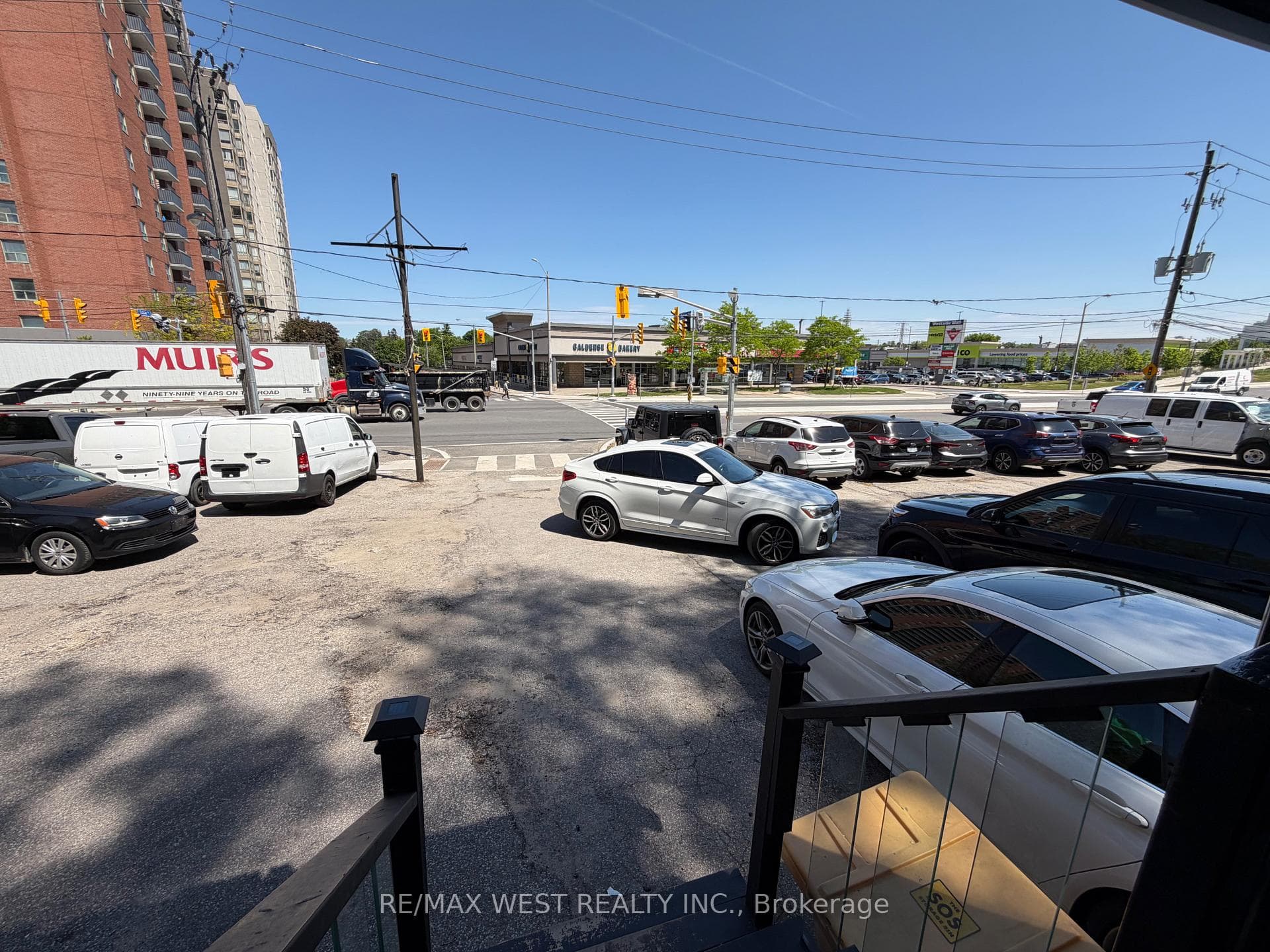 2471 Eglinton Avenue photo 12