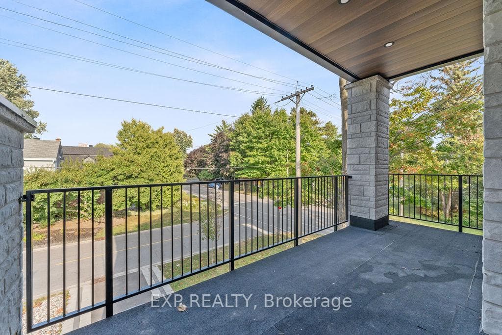 630 Tweedsmuir Avenue photo 21