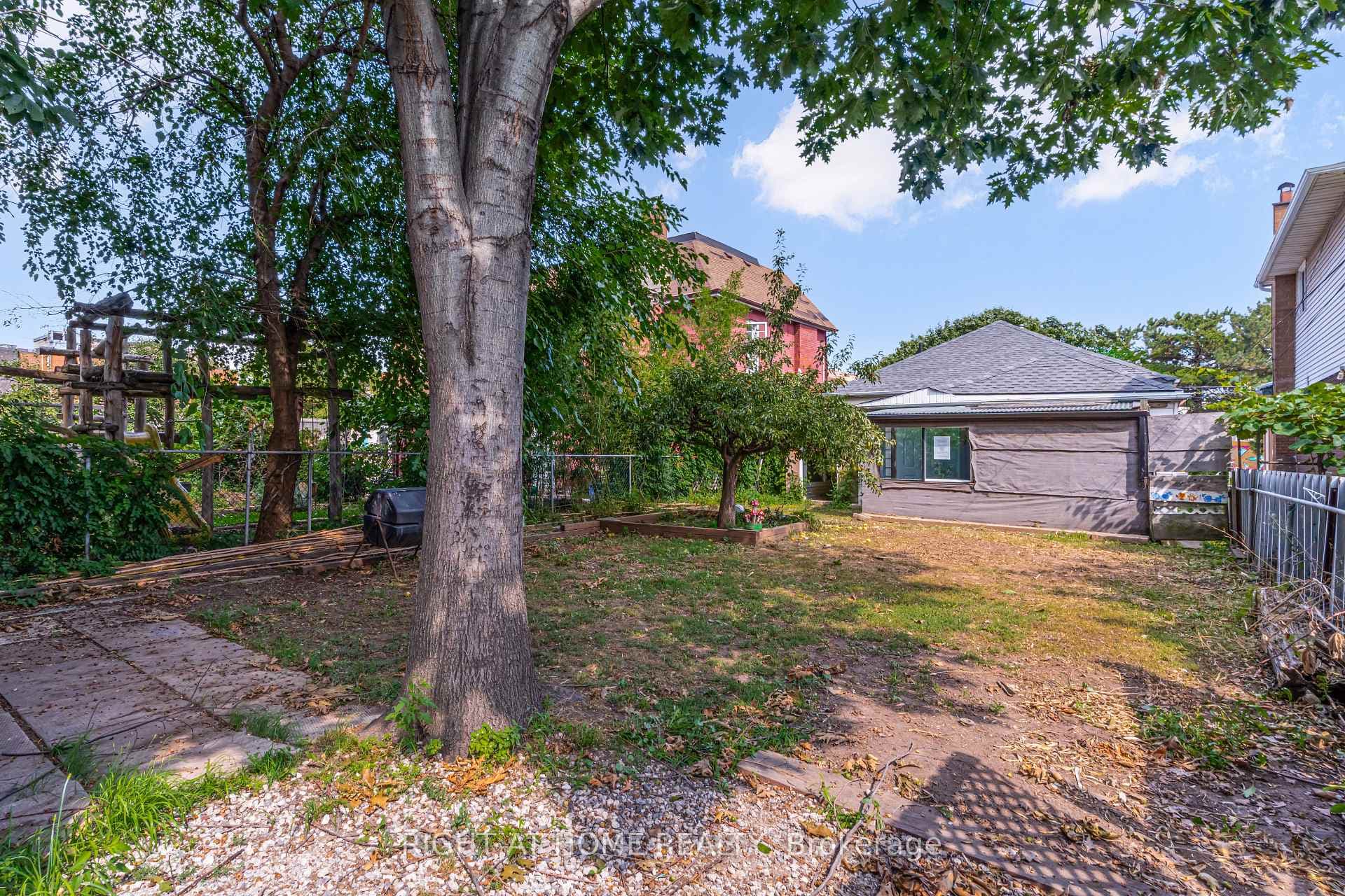 111 Mary Street photo 36